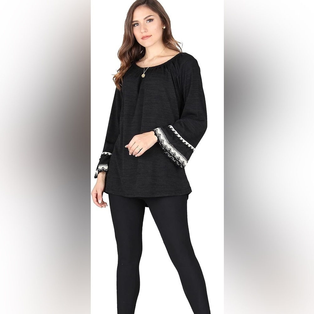 Win Win Women's Gray and White Lace Sleeve Tunic | L/XL